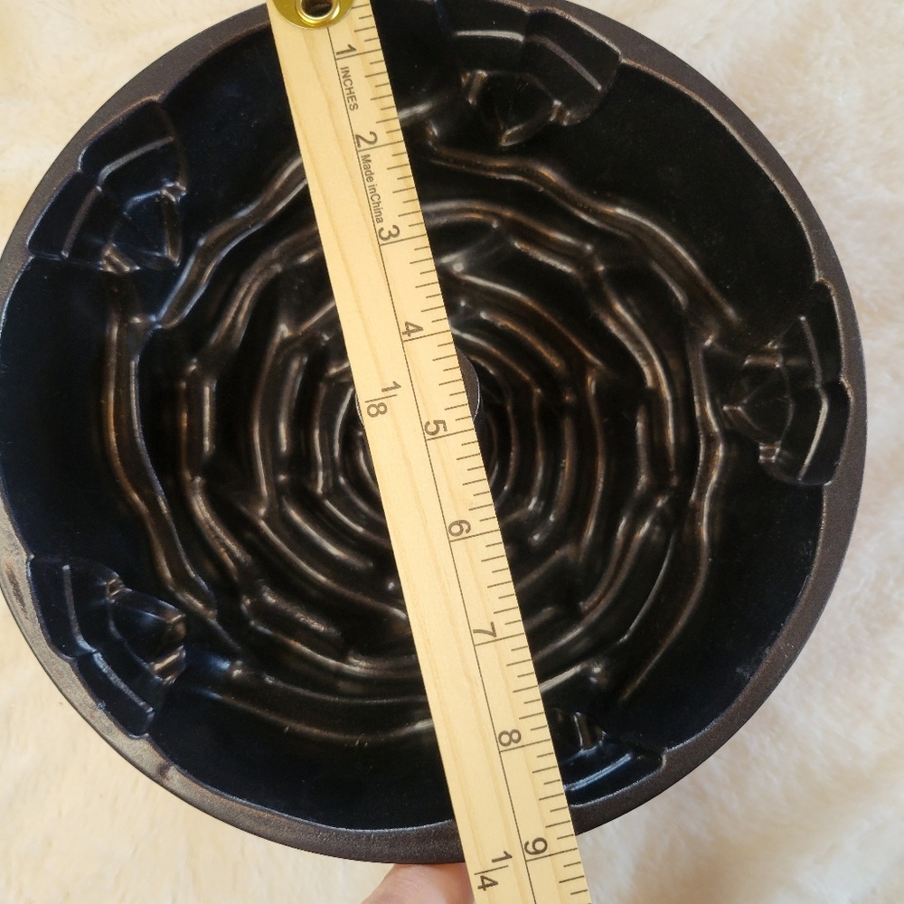 Nordic Ware -  Rose Bundt Pan - Red - Picture 5 of 6